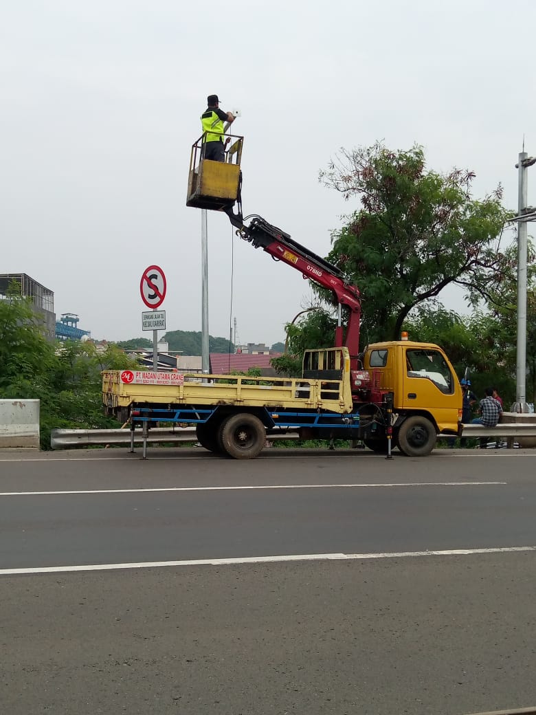 Pekerjaan Tiang CCTV Toll Cakung